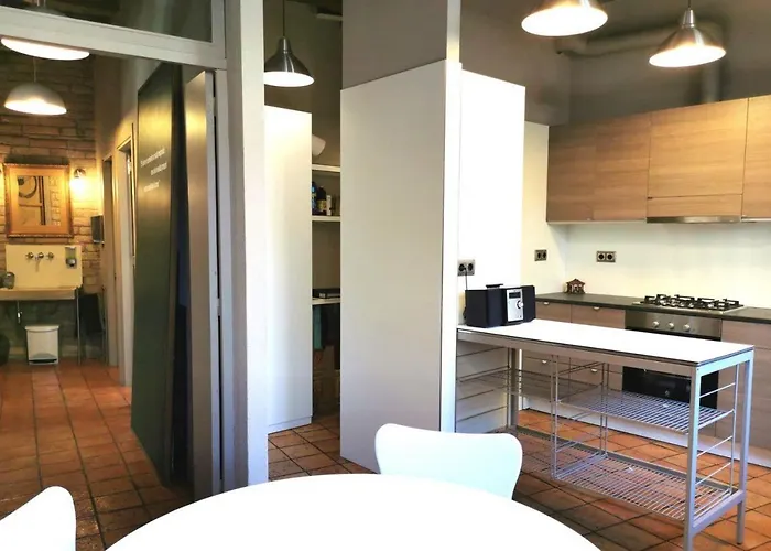 Δωμάτια σε οικογενειακή κατοικία Habitacio Polivalent Al Centre De *